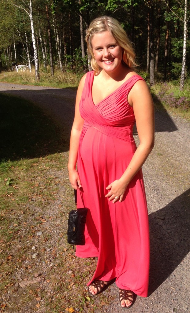 Susanna, beautiful as always, ready for Sofia's wedding (and of course, 4 months pregnant).